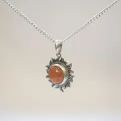 Серебряный двухсторонний кулон Алатырь в солнце с сердоликом