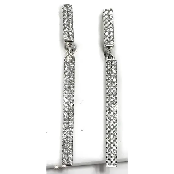Ювелирные серьги из серебра с фианитами