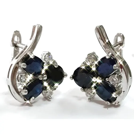 Ювелирные серьги из серебра