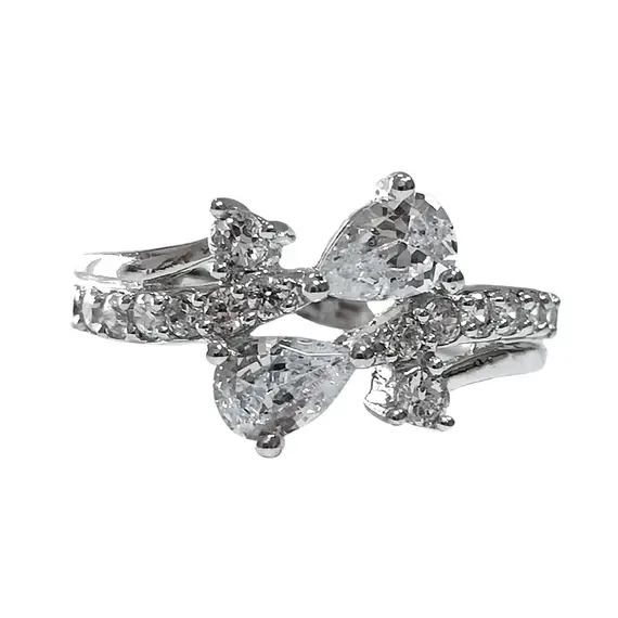 Серебряное кольцо с фианитом, изображение 2