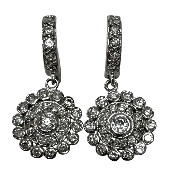 Ювелирные серьги из серебра