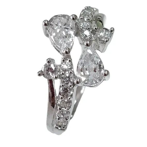 Серебряное кольцо с фианитом