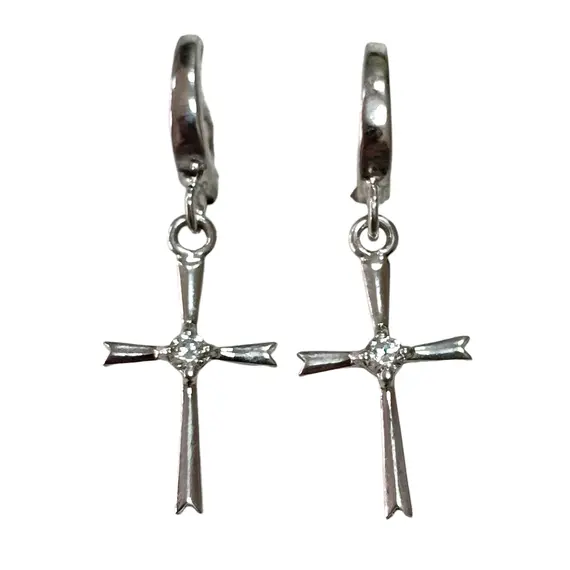 Ювелирные серьги из серебра