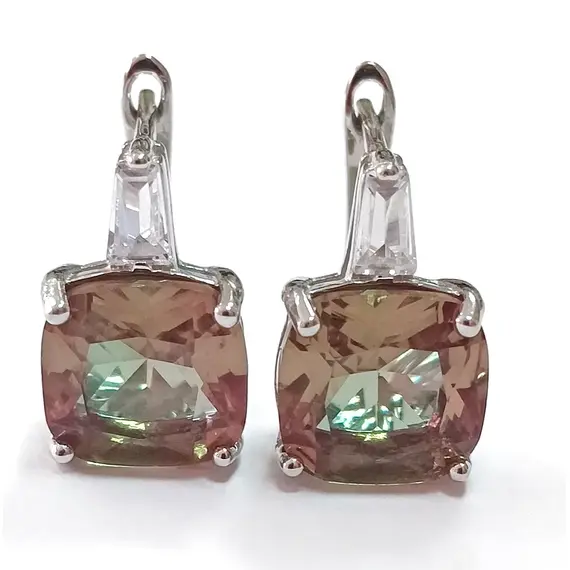 Ювелирные серьги из серебра с султанитом