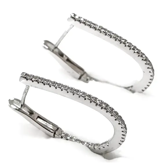 Ювелирные серьги из серебра