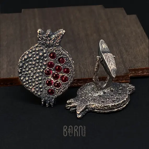 Серебряные запонки "Гранат"